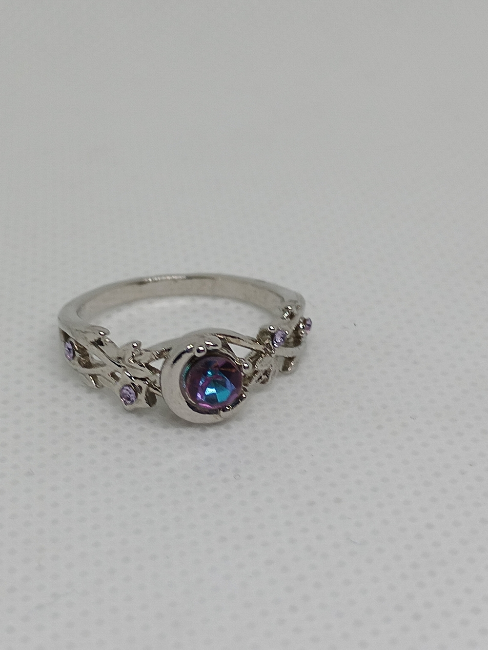 Silver-tone Women’s Ring with Iridescent Blue-Purple Stone